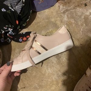 Michael kors size 8 tennis shoes